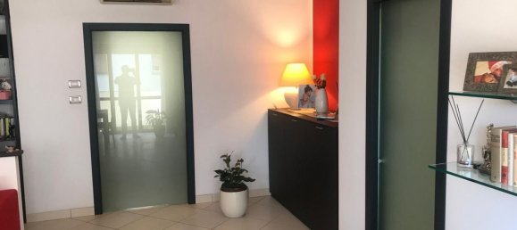 4 غرف نوم شقة في Trieste, Italy رقم 323403 5