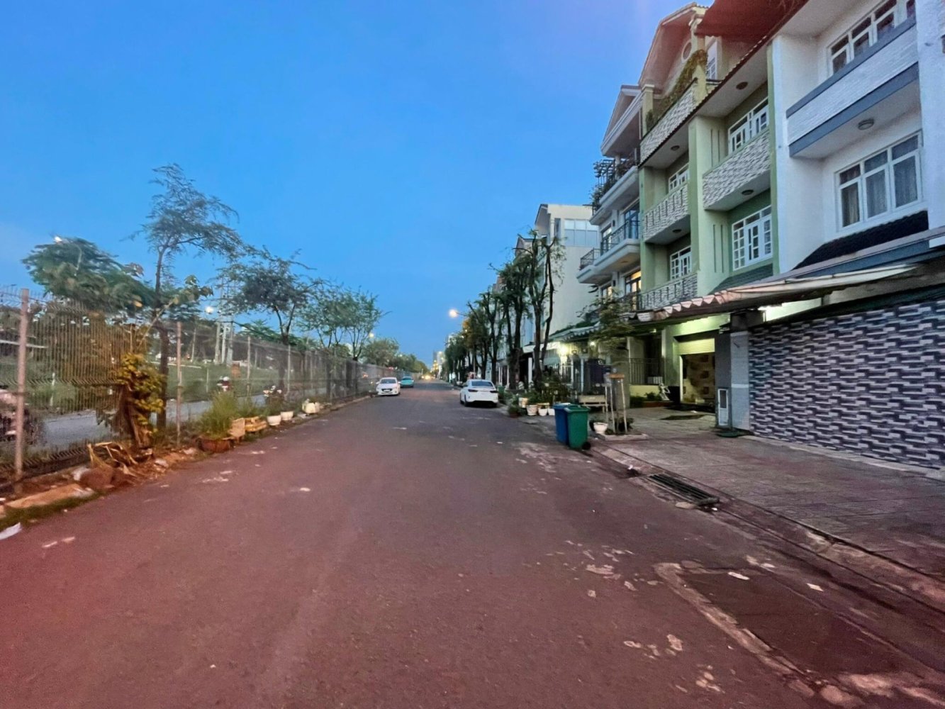 126m² House in District 7, Vietnam No. 7326