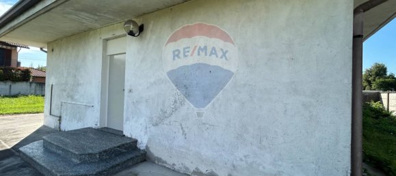 300m² Commercial property in Castano Primo, Italy No. 286109 4