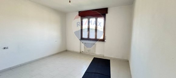 300m² Commercial property in Castano Primo, Italy No. 286109 8