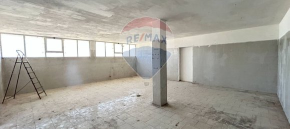 300m² Commercial property in Castano Primo, Italy No. 286109 14