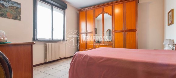 4 Schlafzimmer Wohnung in Saronno, Italy, Nr. 363467 4