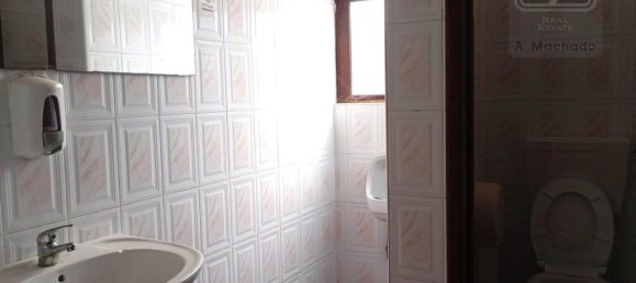 Gewerbliche Immobilie in Angra do Heroismo, Portugal 242m², Nr. 328591 5