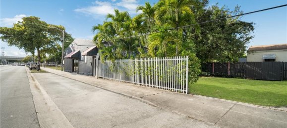  قطعة أرض في Miami, USA رقم 614769 9
