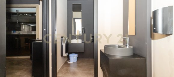 1 bedroom Commercial property in Catania, Italy No. 151122 46