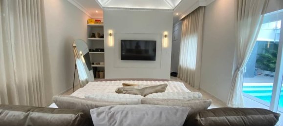 4 bedrooms Villa in Pattaya, Thailand No. 26310 2