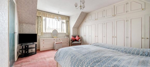 3 bedrooms House in Barnet, United Kingdom No. 6473 5