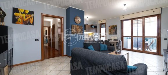 3 rooms Apartment in Seriate, Italy No. 13757 3