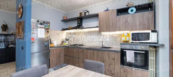 3 rooms Apartment in Seriate, Italy No. 13757 4