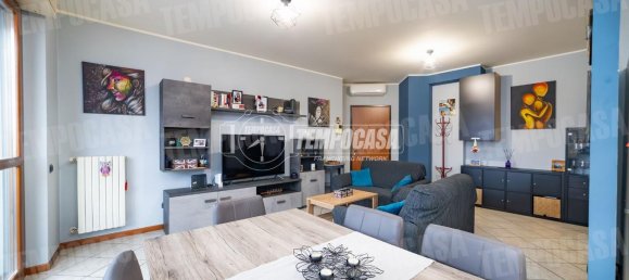 3 rooms Apartment in Seriate, Italy No. 13757 2