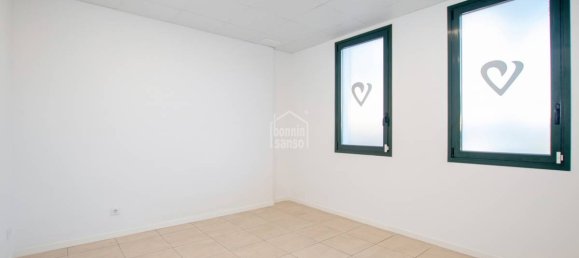 114m² Commercial property in Mahon, Spain No. 3745 5