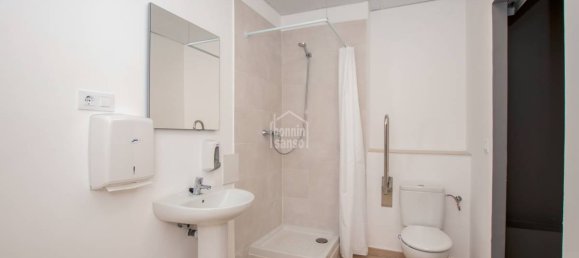 114m² Commercial property in Mahon, Spain No. 3745 12