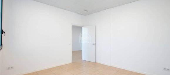 114m² Commercial property in Mahon, Spain No. 3745 6