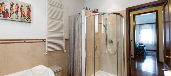 3-salle Appartement à Padua, Italy No. 31811 15