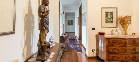 3-salle Appartement à Padua, Italy No. 31811 12