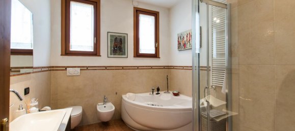 3-salle Appartement à Padua, Italy No. 31811 14