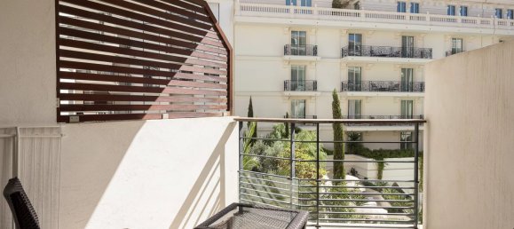 2 bedrooms Apartment in Cannes, France No. 766 8