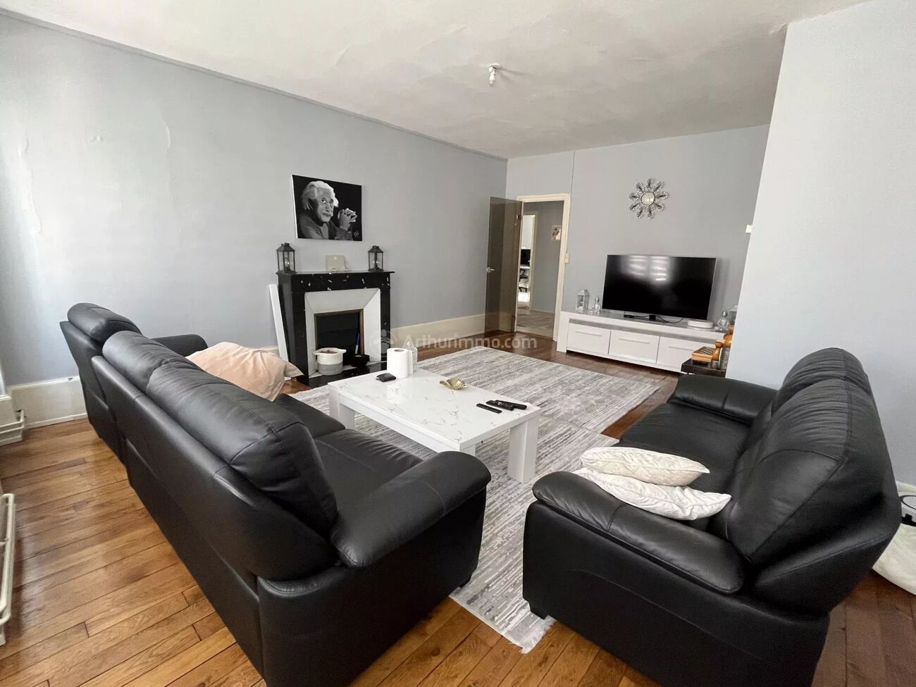 13-Zimmer Gebäude in Neufchateau, France, Nr. 255344