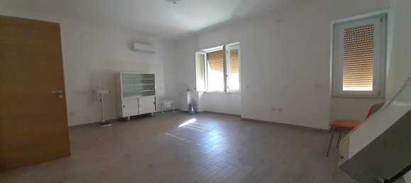 3 rooms Apartment in Eboli, Italy No. 130687 3