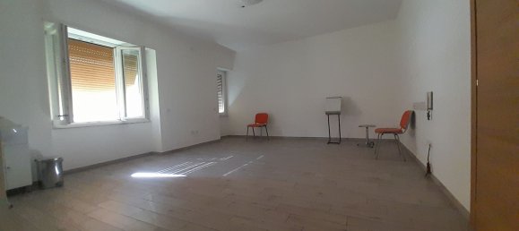 3 rooms Apartment in Eboli, Italy No. 130687 2