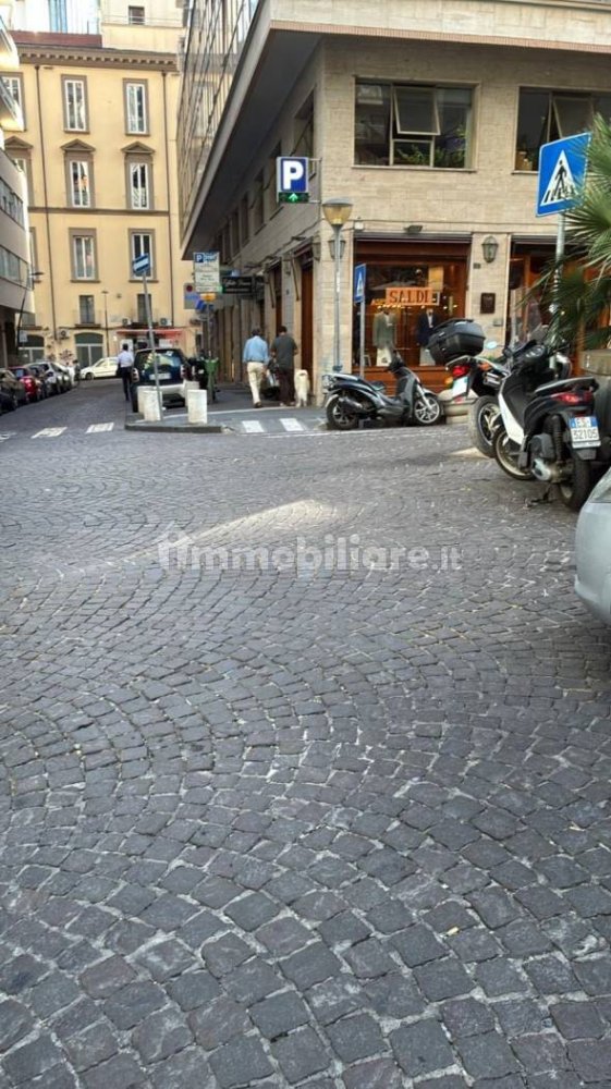 1 room Commercial property in Naples, Italy No. 337901