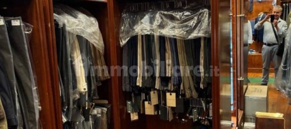 1 room Commercial property in Naples, Italy No. 337901 2