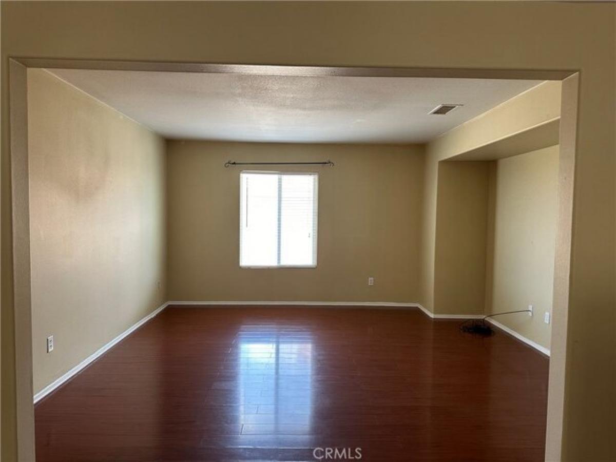 Дом с 5 спальнями в Викторвилль, США № 439938