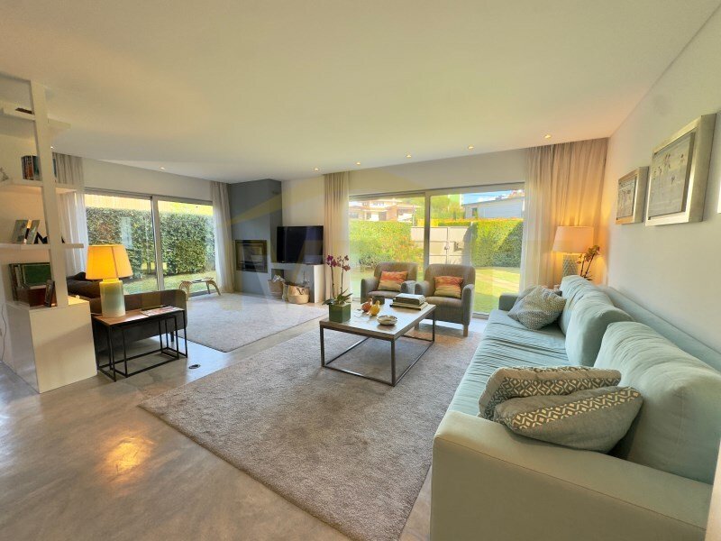 Casa de 5 dormitorios en Cascais, Portugal No. 137345