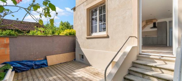 Casa de 3 dormitorios en Saint-Germain-en-Laye, France No. 322758 2