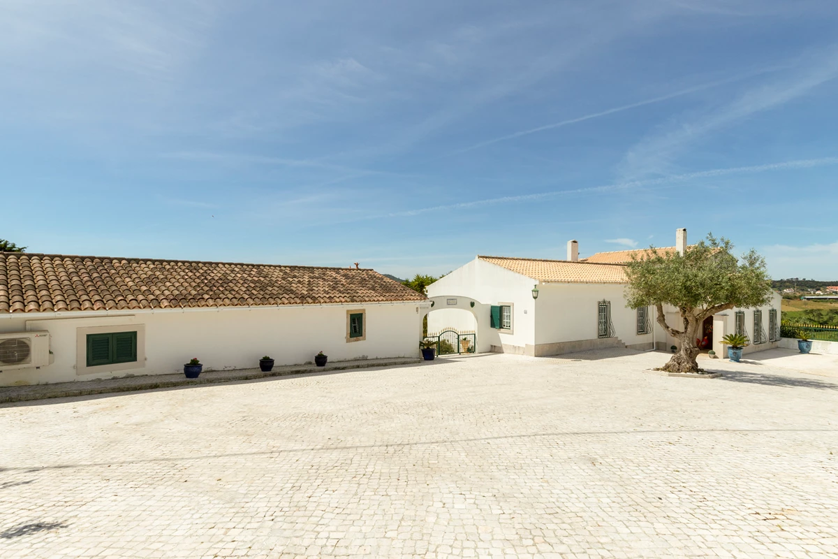 Дом с 5 комнатами в Мафра, Португалия № 133548