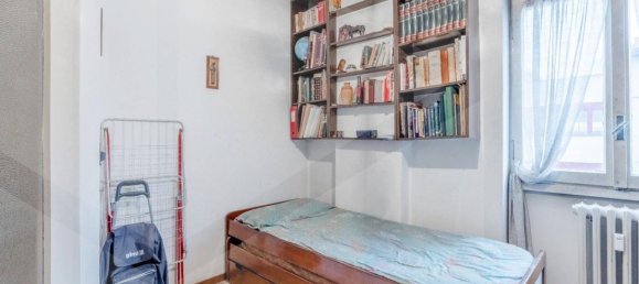2-salle Appartement à Milan, Italy No. 241331 13