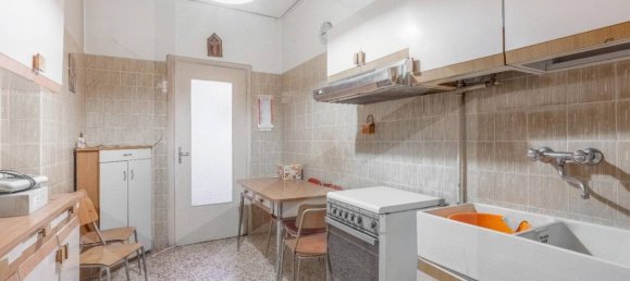2-salle Appartement à Milan, Italy No. 241331 4