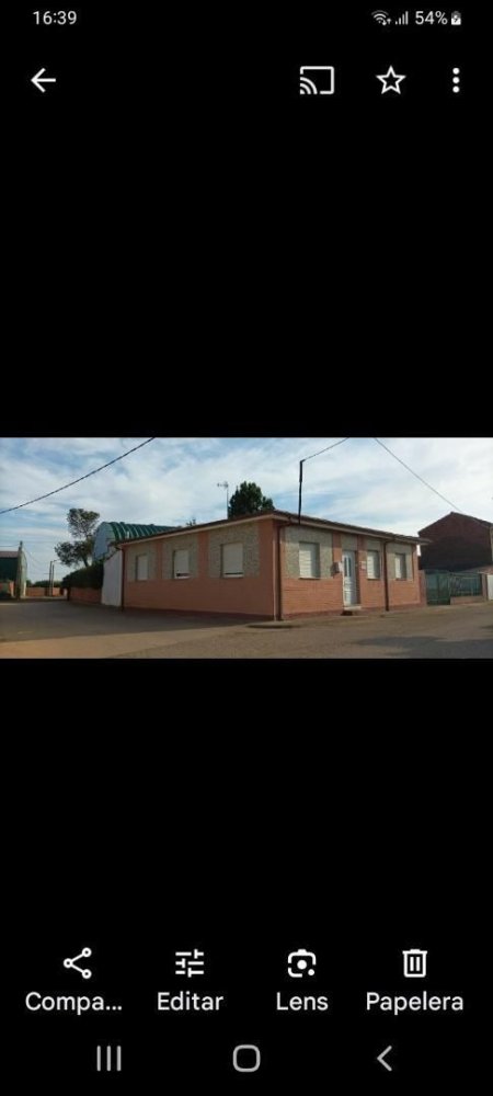 4 bedrooms House in Leon, Spain No. 153966