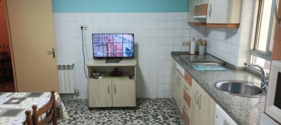 4 bedrooms House in Leon, Spain No. 153966 5