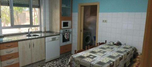 4 bedrooms House in Leon, Spain No. 153966 10