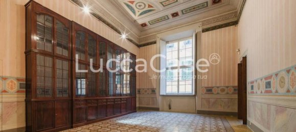 5 rooms Apartment in Lucca, Italy No. 269194 4