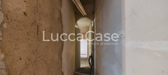 5 rooms Apartment in Lucca, Italy No. 269194 22