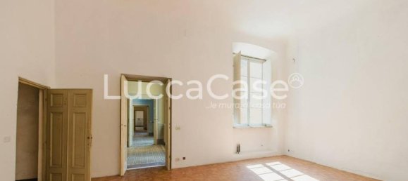5 rooms Apartment in Lucca, Italy No. 269194 16