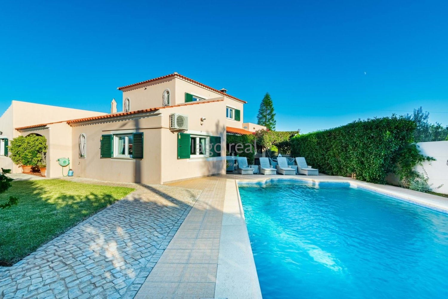 4 chambres Villa à Quarteira, Portugal No. 103632