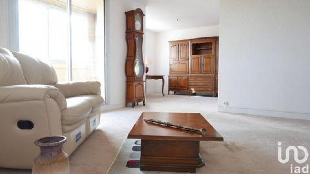 Кондоминиум  с 3 спальнями в Ле-Ман, Франция № 36557