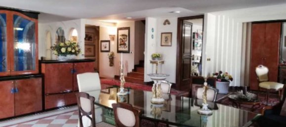 Apartamento de 13 habitaciónes en Bassano del Grappa, Italy No. 280217 4