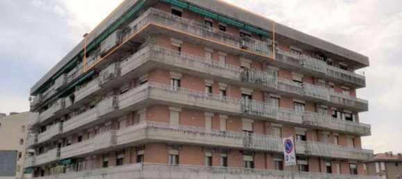 Apartamento de 13 habitaciónes en Bassano del Grappa, Italy No. 280217 2