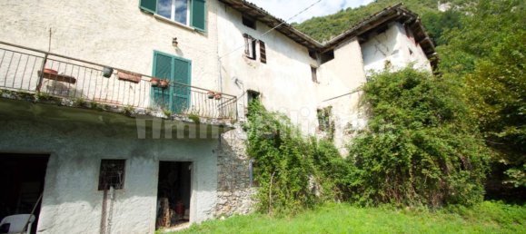 5 bedrooms Villa in Oliveto Lario, Italy No. 285515 3