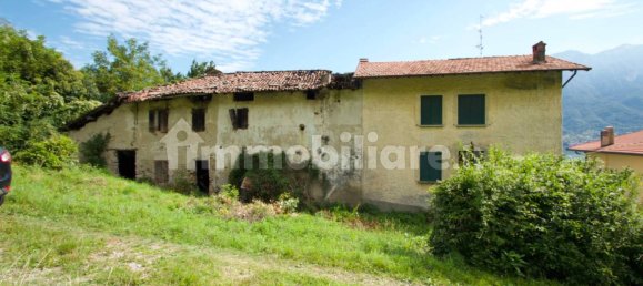 5 bedrooms Villa in Oliveto Lario, Italy No. 285515 10
