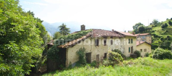 5 bedrooms Villa in Oliveto Lario, Italy No. 285515 12