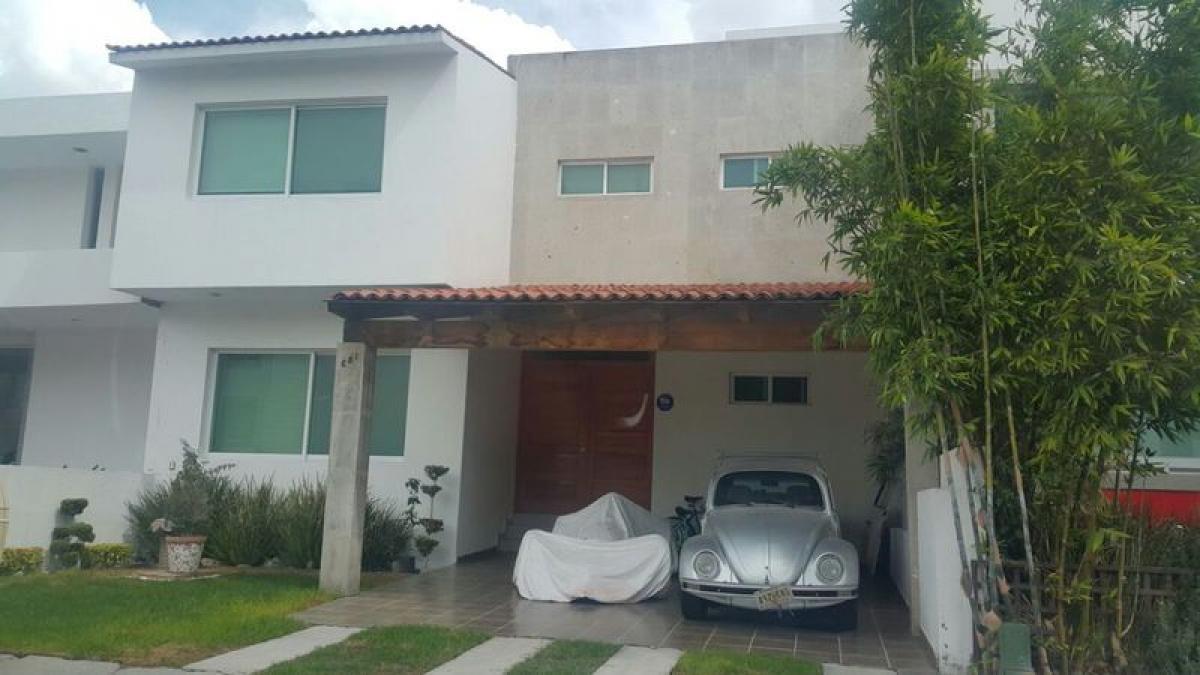 3 bedrooms House in Queretaro, Mexico No. 160553