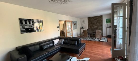 Casa de 2 dormitorios en Sevran, France No. 315584 3