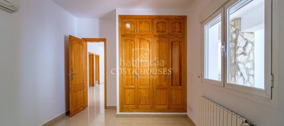 Villa de 4 dormitorios en Alicante, Spain No. 32720 43