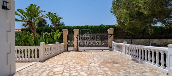 Villa de 4 dormitorios en Alicante, Spain No. 32720 18