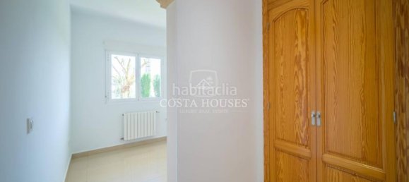 Villa de 4 dormitorios en Alicante, Spain No. 32720 34